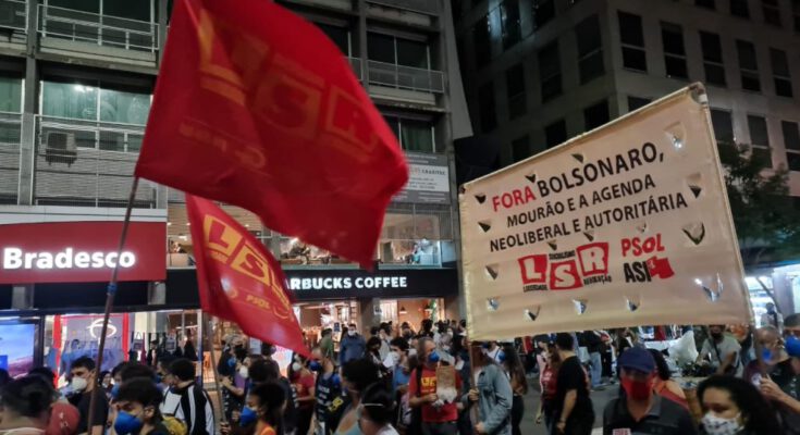 LSR-Mitglieder auf Demo gegen Bolsonaro