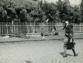 Verhungernde Menschen in Charkiw 1933. Foto: Alexander Wienerberger.